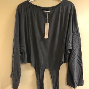 Long sleeve, front-tie top